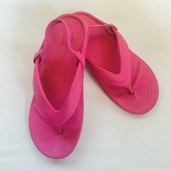 Crocs Iconic Pink Thong Flip Flop Elastic Strap Back Sandals Size C13