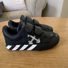 Off-White Low Vulcanized Unisex Kids Black/White Leather Sneakers EU 29