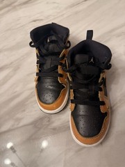 Air Jordan 1 Mid SE TD ‚Metallic Gold Black/Size 10C/Kids