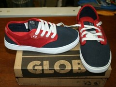 NIB GLOBE GB MOTLEY SIZE YOUTH 5 NAVY/BLUE/RED FREE SHIPPING