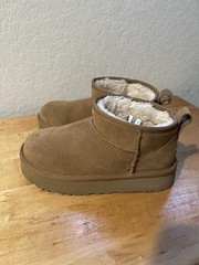 UGG Classic Ultra Mini Kids Brown Suede Faux Fur Ankle Bootie US 4 MPN 1157791K