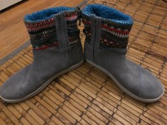 Toms „Nepal“ grey suede & multi-color fabric boots youth size 6 Euro 39