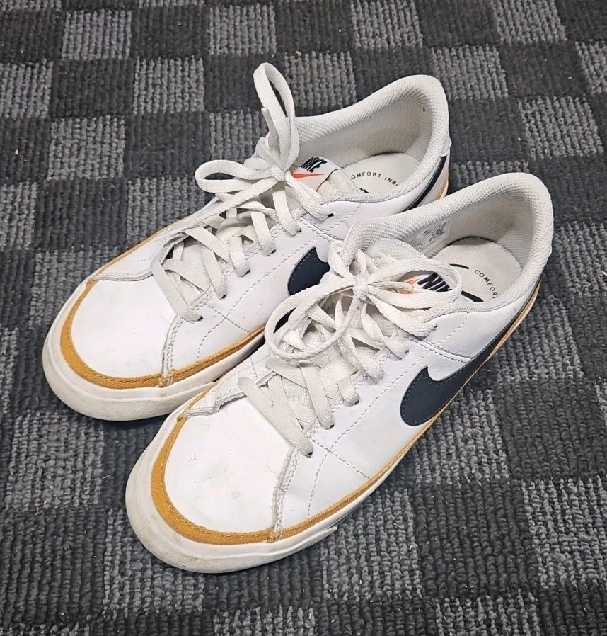 Nike Low Top Blazer Dunks Woman’s 6Y
