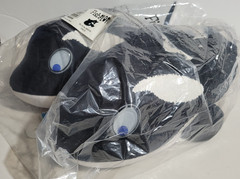Fish Flops kid’s Orca shaped slippers: size Youth XL 6-7: (new in bag)