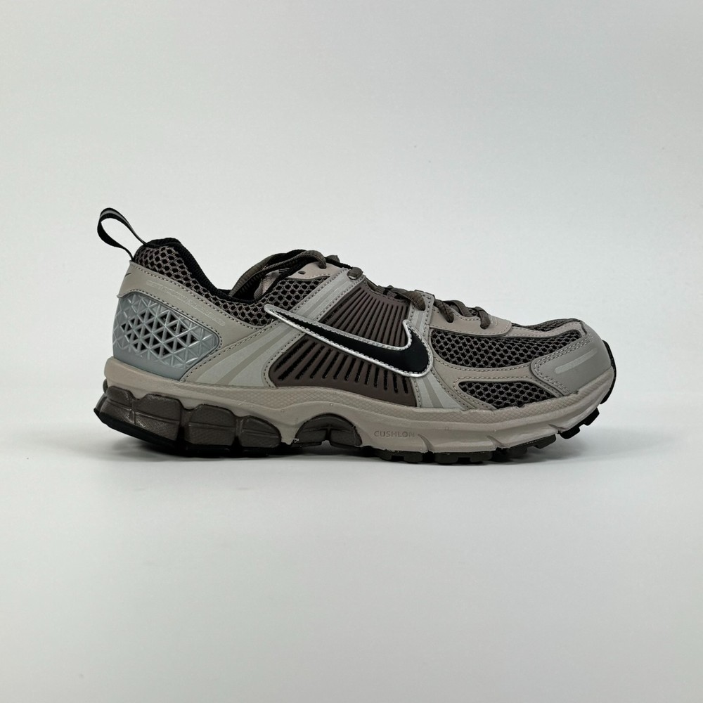 Nike GS Vomero 5 ‚College Grey Black‘ HF6998-010 size 6.5 Y / 8 W