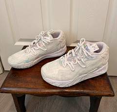 PUMA MB.03 Iridescent JR White Unisex Kids Basketball Sneaker US 7 379934 01