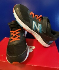 NEW BALANCE MULTI-COLORED SIZE 5 W KIDS SNEAKERS***YA680BG6* WITH BOX