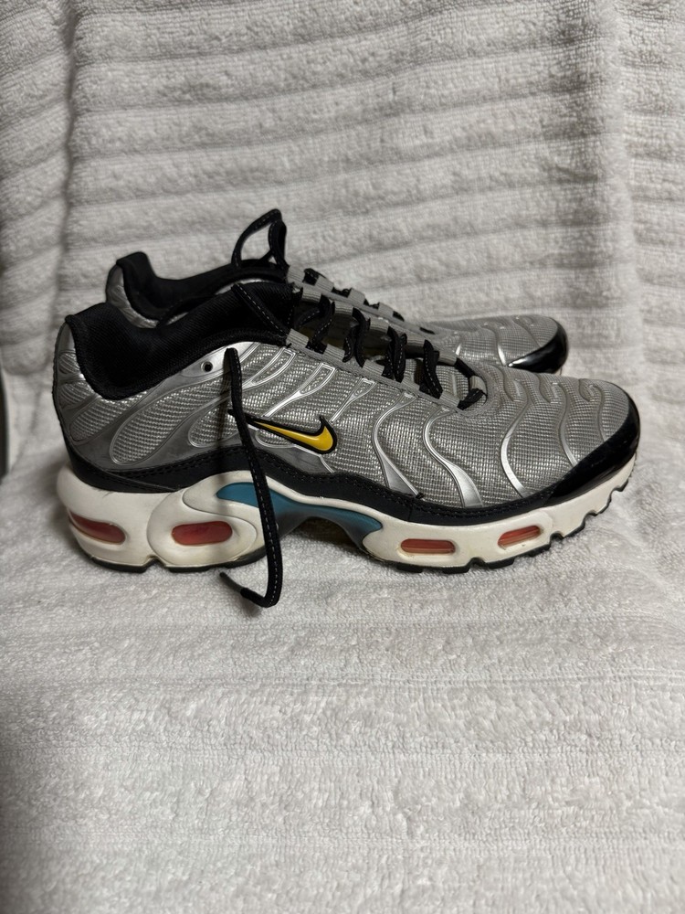 Nike Air Max TN Plus GS Silver Sky Nike 5.5Y, Women’s 7
