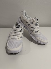 Nike Free Run 2 GS White Black Kid Size 5.5Y Running Athletic Shoes DD0163-100