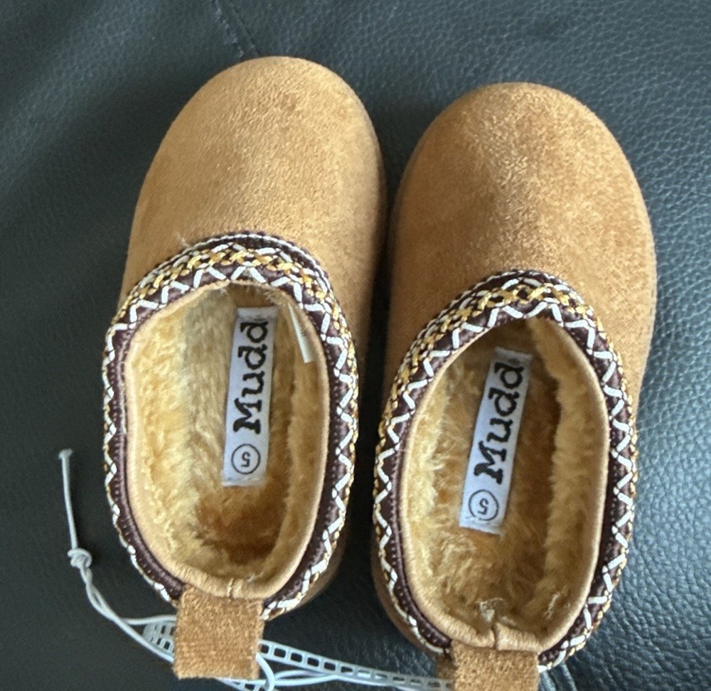 Mudd Brown Slip-On Unisex Kids Suede Slippers Faux Fur Lined Size 5