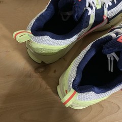 Nike Vomero 5 Barely Volt MidnIght Navy GS – Size 6.5Y