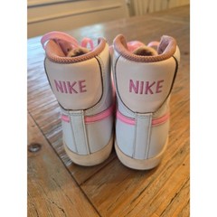 Nike Blazer Mid 77 White Pink Spell, size 4 youth style# DZ2900-100