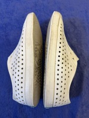 Native Jefferson White Water Friendly Slip On Sneaker J4 Big Kid Size 4