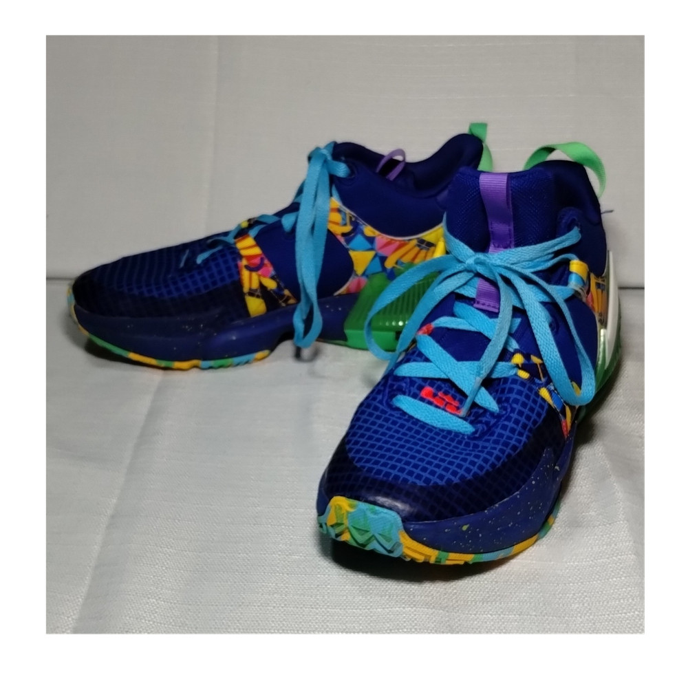 Kaleidoscope Nike LeBron Witness DQ8650-400 Blue/Multi Youth Size 6Y Pre-owned