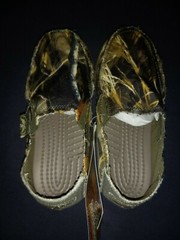 Size 2 Duck Commander GUM-BO Canvas slip-on shoes, featuring REALTREE MAX-4 camo