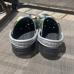 Crocs Clogs Star Wars Mandalorian Jibbitz Black Grogu Youth J4 Women’s 6 Men’s 4