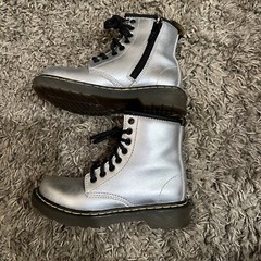 Doc Martens Metallic Silver Pascal Unisex Kids Boots 12us
