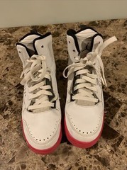 Air Jordan 630611-109 Size 7y