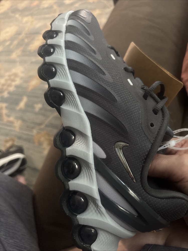 Nike Air Max DN8 ‚Anthracite Wolf Grey‘ HF7310-014 Sz 7Y Fits A Mens Size 7