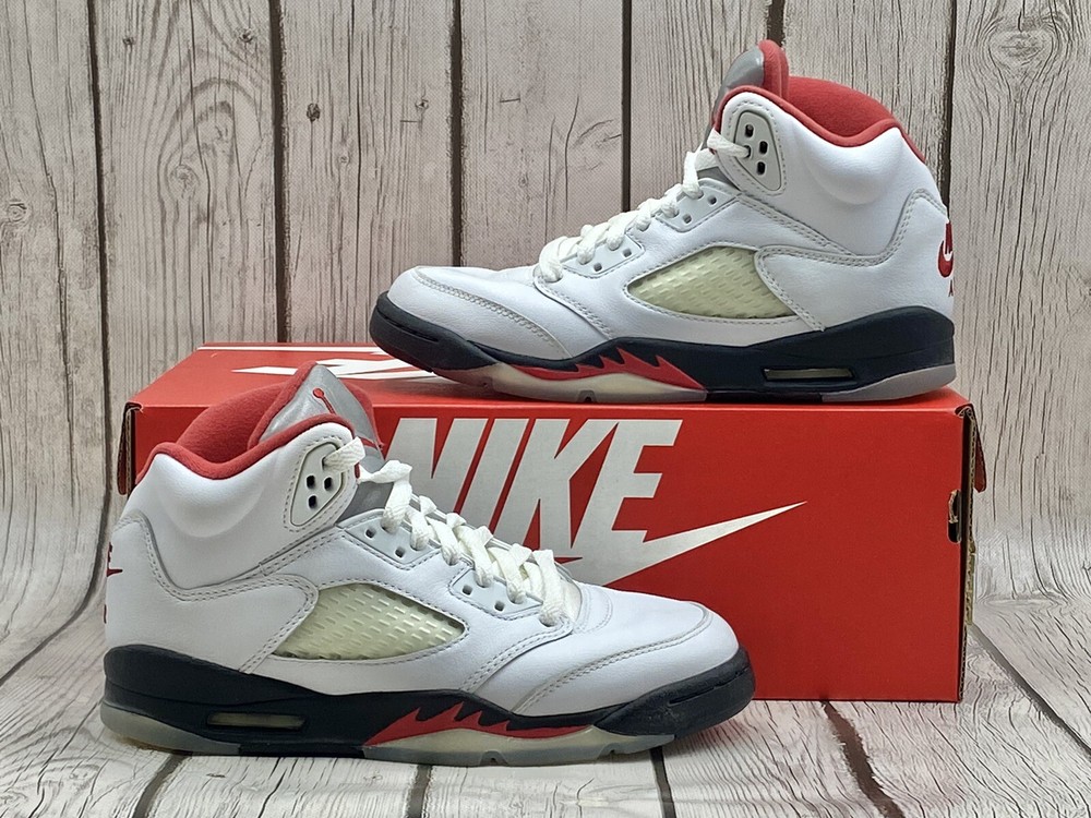 Nike Air Jordan 5 Retro GS Fire Red 2020 Size 4Y 440888-102 White Black Red