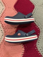 ADORABLE KIDS CROCS SIZE C10 NAVY BLUE/RED/WHITE