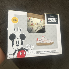 Disney Mickey Mouse Lace-Up Low Top Sneakers, con envío incluido