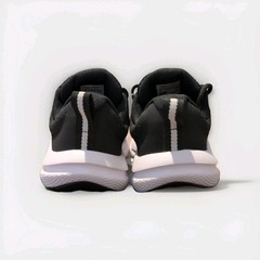Under Armour Grade School Assert 10: Running Shoe Black-White 4.5y Pre owned