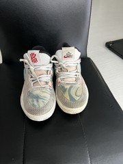 NIKE KYRIE 8 GO (GS) Photon Dust Photon Dust KIDS SIZE 4Y