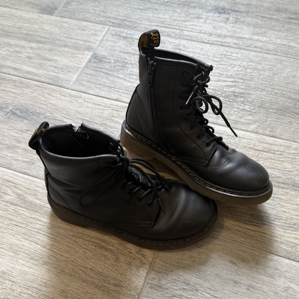 Dr. Martens 1460 Black Leather Boots Kids US 2 Punk Rugged Classic Timeless Boho