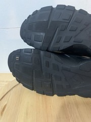 Nike Air Huarache Run Low Triple Black Youth Size 7 ** No Box**