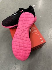 NIB NIKE ROSHE ONE FLIGHT WEIGHT GS BLACK PINK SHOES KIDS US 4Y/EUR36 705486 002