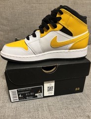 Jordan 1 Mid Size 4Y