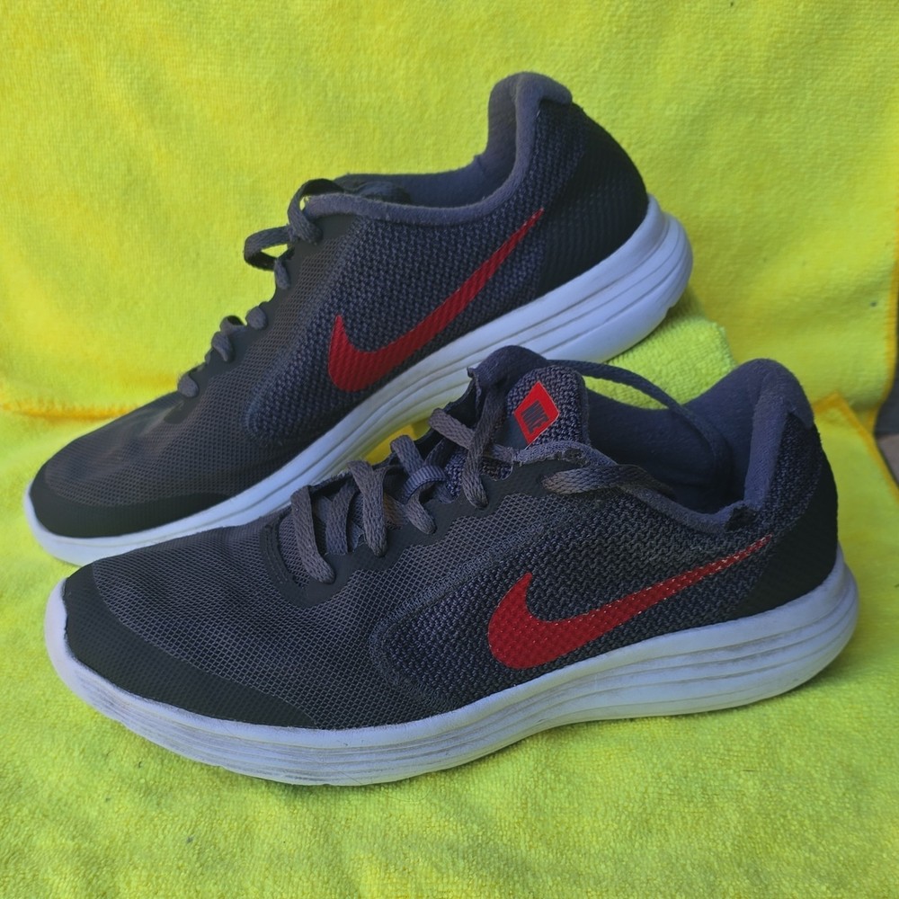 Nike Revolution 3 Gray/Red/White Mesh Lace-Up Low Top Running Sneaker 6.5Y