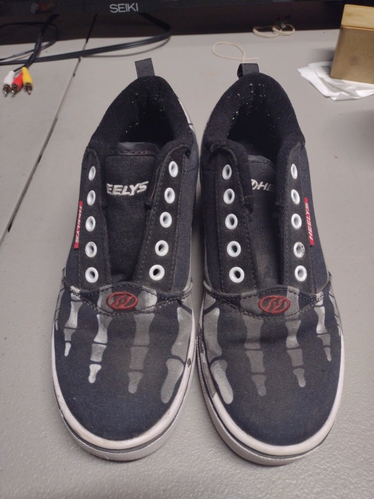 pro 20 Print Heelys Youth Size 4 black red skate Skeleton Xray Inline Shoes