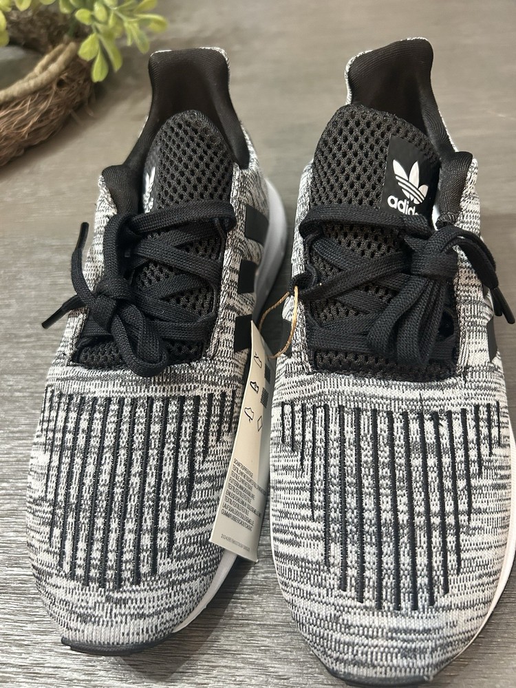 adidas Swift Run „Raw Gold“ Kid Athletic Sneakers Raw Gold/Black/White CQ2117
