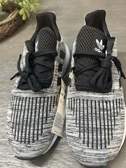 adidas Swift Run „Raw Gold“ Kid Athletic Sneakers Raw Gold/Black/White CQ2117