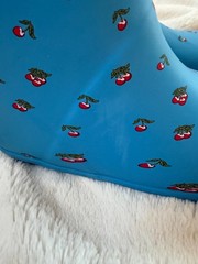 $75 Hunter Kids First Classic Rain Boot Blue & Cherry Print UK2/US3/EU34