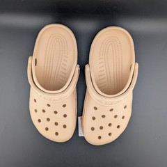NWT/B, Crocs, Solid Shitake Tan~Unisex Big Kids-Size J6 Also Fits Women’s 7.5
