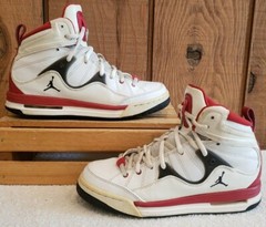 JORDAN FLIGHT BY NIKE TR ’97 WHT/RED/BLK 428827 101 YOUTH SZ 5 M Men 6 Wn 7.5