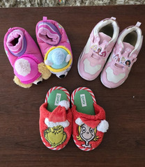 Grinch Low Top Hook & Loop Light-Up Sneakers Pink/White US 11