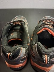 kids starter sneakers Size 9