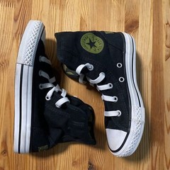 Converse All Star Chuck Taylor High Tops Canvas Black and Camo Jr size 13 Kids