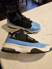 Nike Air Jordan Max Aura 2 Black University Blue (GS) Size 6.5Y Great Cond.