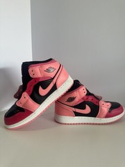 Size 6Y – Jordan 1 Mid Coral Chalk