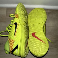 EUC Nike Mercurial Bright Yellow Indoor Unisex Soccer Shoes Size 3Y