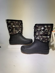 NEW Bogs Snow Shell Zip CT Youth Size 5 Multi Camo Waterproof Winter Boots -30C