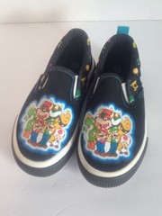 Nintendo Super Mario Bros Slip On Sneakers Kids Black size 11- Used