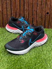 Nike Renew Run kid’s running shoes sneakers US 6Y UK 5.5 EUR 38.5 24cm