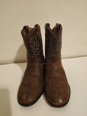 Leather Cowboy Boots Youth Size 6. Brown With Western Stitching.