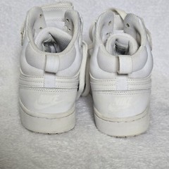 Size 5Y – Nike CD7782-100 Court Borough 2 Mid Triple White
